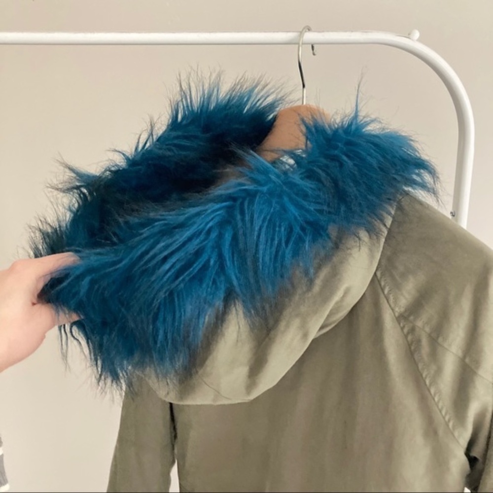 WILLOW AND CLAY Anorak Hooded Parka Jacket With Blue Fur Trim - Picture 5 of 7